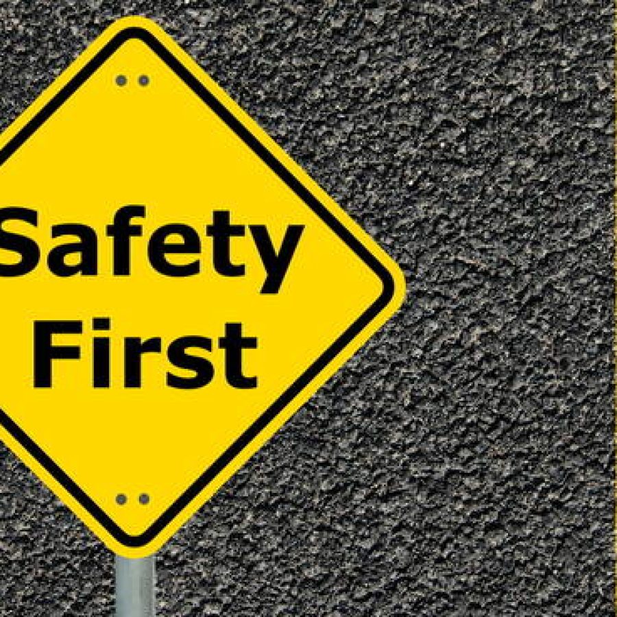 sicurezza-stradale-https-depositphotos-com-202188.660x368-1